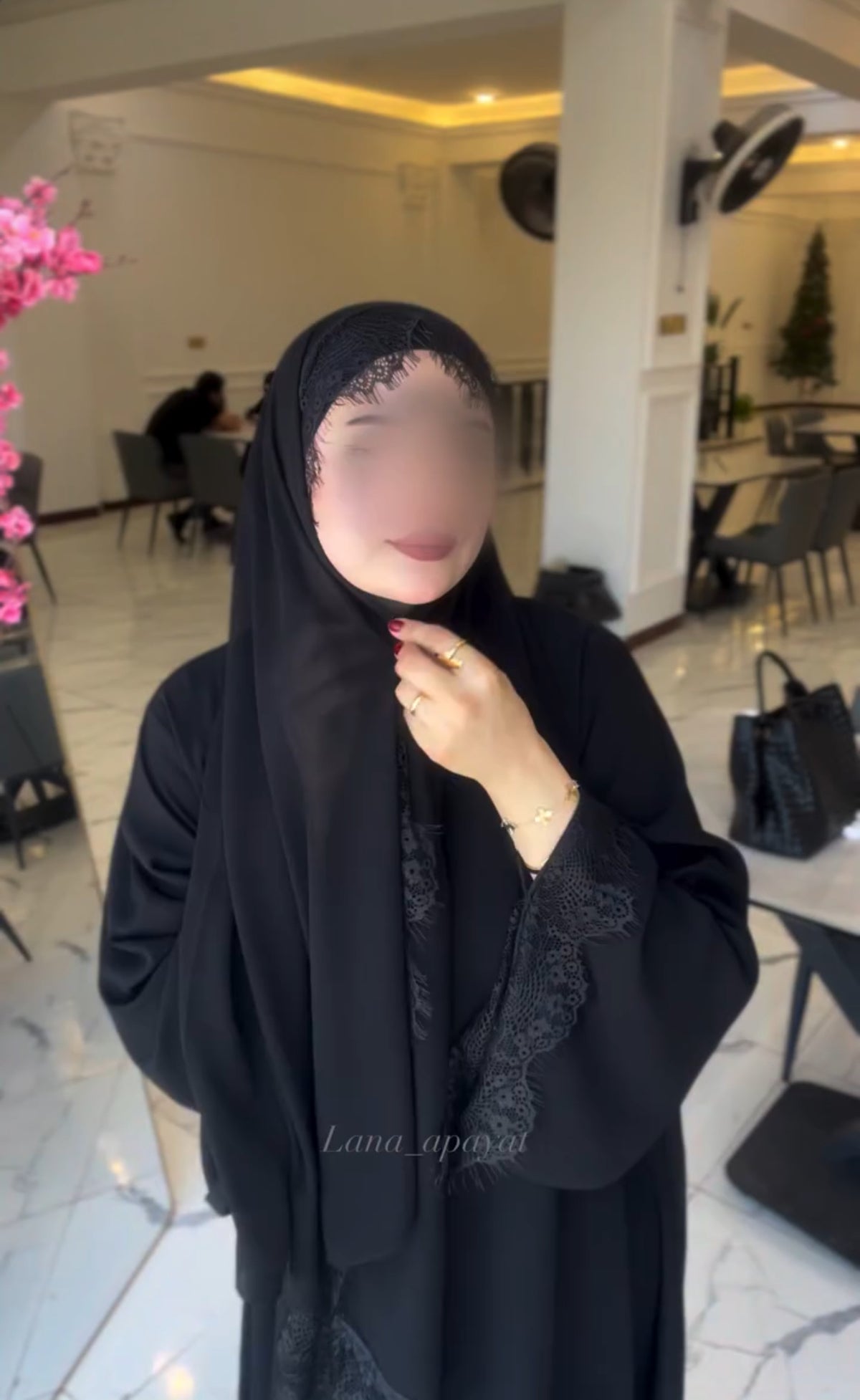 عباية النور الفاخرة